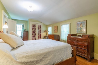 Welcome to this charming 3-bedroom single-family home, ideally - photo 29