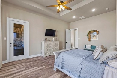 Welcome to this beautifully designed 4-bedroom, 2-bath home in - photo 29