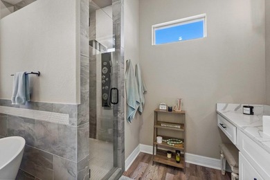 Welcome to this beautifully designed 4-bedroom, 2-bath home in - photo 38