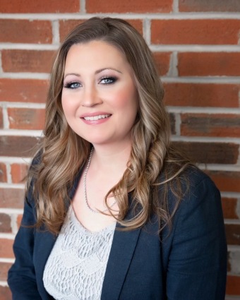 Molly Thomas with Cherokee Realty Inc. in NC advertising on LakeHouse.com