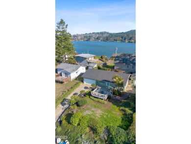 Lake Home For Sale in Neotsu, Oregon