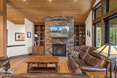 Welcome to this exquisite 2-year-old custom home, nestled in one - photo 12