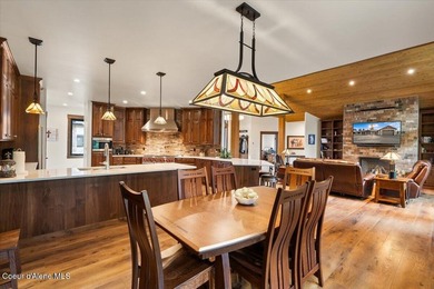Welcome to this exquisite 2-year-old custom home, nestled in one - photo 18