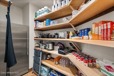 Welcome to this exquisite 2-year-old custom home, nestled in one - photo 24