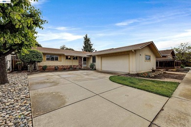 Highly desirable PARKMONT home located on a quiet cul-de-sac a - photo 3