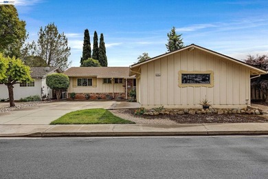 Highly desirable PARKMONT home located on a quiet cul-de-sac a - photo 4