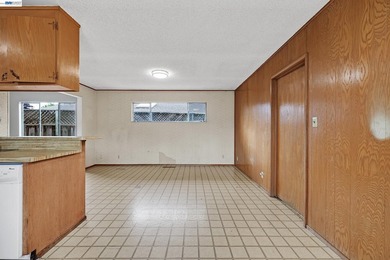 Highly desirable PARKMONT home located on a quiet cul-de-sac a - photo 7