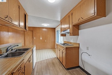 Highly desirable PARKMONT home located on a quiet cul-de-sac a - photo 8