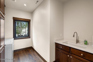 Welcome to this exquisite 2-year-old custom home, nestled in one - photo 44