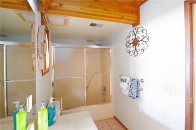 Turnkey Beaver Lake waterfront retreat with proven  income! - photo 18
