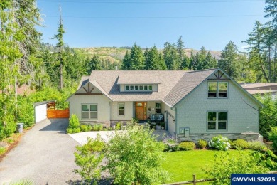Lake Home For Sale in Lyons, Oregon