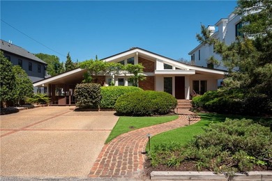 Welcome to this Oceanside, Mid-Century Modern, 3 bed 4.5 bath - photo 1
