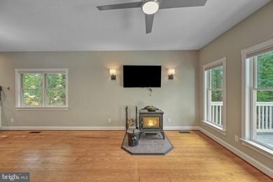 Perfect lake house! 3 Bedroom 2 full and 2 half baths plus a - photo 50