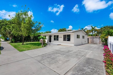 Discover this charming 3-bedroom, 2-bathroom single-family - photo 3