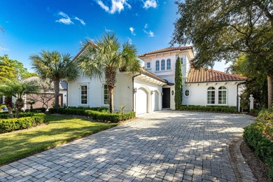 Spectacular lake-front estate, which has been meticulously - photo 11