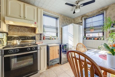Welcome to this delightful 2-bedroom, 1-bath Upper-level corner - photo 12