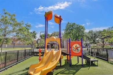 Beautifully maintained 3-bedroom, 2.5-bath townhome in the - photo 14