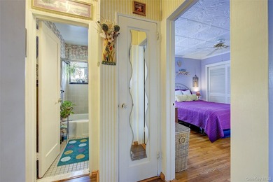 Welcome to this delightful 2-bedroom, 1-bath Upper-level corner - photo 14