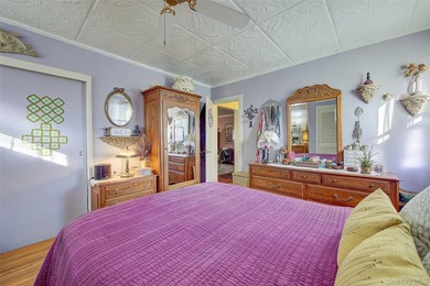 Welcome to this delightful 2-bedroom, 1-bath Upper-level corner - photo 17
