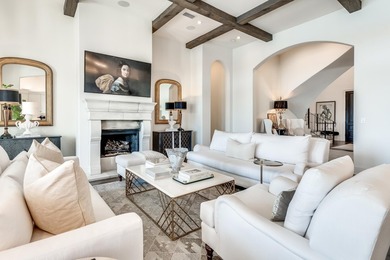 Spectacular lake-front estate, which has been meticulously - photo 19