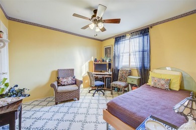 Welcome to this delightful 2-bedroom, 1-bath Upper-level corner - photo 20