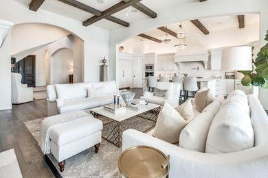 Spectacular lake-front estate, which has been meticulously - photo 22