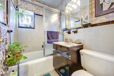 Welcome to this delightful 2-bedroom, 1-bath Upper-level corner - photo 22