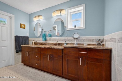 Live the ultimate coastal boating lifestyle in this beautifully - photo 29