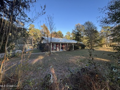 Charming Country Home on 12 Acres in Bay Springs Community!Come - photo 2