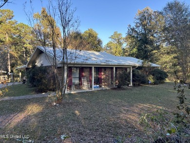 Charming Country Home on 12 Acres in Bay Springs Community!Come - photo 3