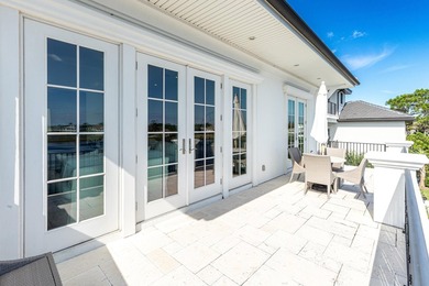 Spectacular lake-front estate, which has been meticulously - photo 56