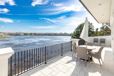 Spectacular lake-front estate, which has been meticulously - photo 57
