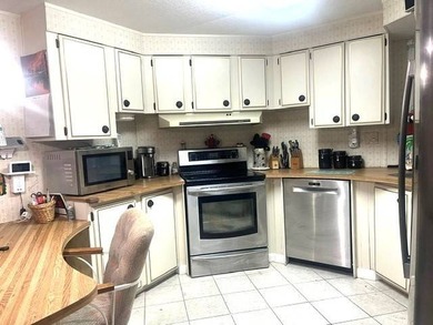 Welcome to your dream home in Eagle Estates I North Ft Myers! - photo 8