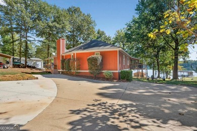 Lake Home For Sale in Eatonton, Georgia