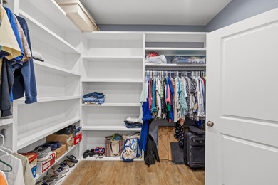 Experience the perfect blend of comfort, style, and country - photo 27