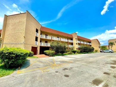 Lake Condo For Sale in Sunrise, Florida