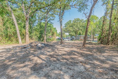 Cleared, Tree-Covered Lot Near Cedar Creek Lake - Ready for Your - photo 4
