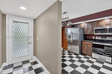 Immaculate 2 bedroom, 2 bathroom condo in sought-after Century - photo 8