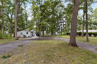 Year Round 1 bedroom Cottage on Birch Lake. Large Deck and Deck - photo 3