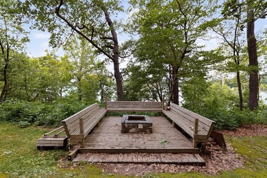 Year Round 1 bedroom Cottage on Birch Lake. Large Deck and Deck - photo 4