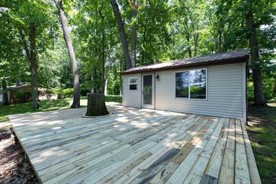 Year Round 1 bedroom Cottage on Birch Lake. Large Deck and Deck - photo 6