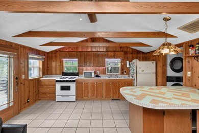 Year Round 1 bedroom Cottage on Birch Lake. Large Deck and Deck - photo 8