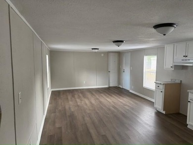 Wow! This 784 sq/ ft beautiful 2 bedroom 1 bath-room home is the - photo 8