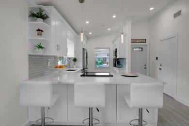NEW, NEW, NEW!! Priced to SELL!!!! Completely renovated and - photo 2