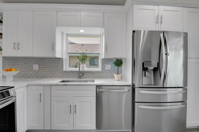 NEW, NEW, NEW!! Priced to SELL!!!! Completely renovated and - photo 4