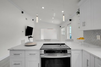 NEW, NEW, NEW!! Priced to SELL!!!! Completely renovated and - photo 9