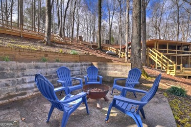 WHIMSICAL BLUE RIDGE LAKEFRONT COTTAGE! Nestled in the heart of - photo 4