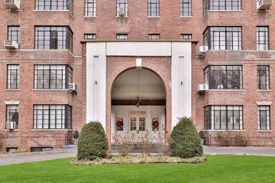 EXCLUSIVE NEW LISTING Renovated & Spacious 1-Bd. Prewar Co-op - photo 15