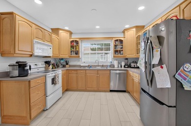 THIS BEAUTIFUL UPDATED 3 BEDROOM 2 BATH VILLA IS READY FOR A NEW - photo 16