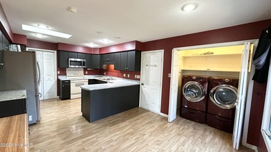Welcome to this beautiful 3 BD, 2 Full BT home offering 2,151 - photo 18